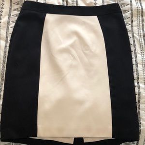 Banana Republic pencil skirt - Size 6